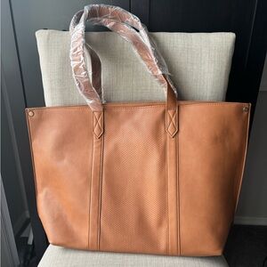 Thirty-One Signature Tote - Caramel Smooth Pebble